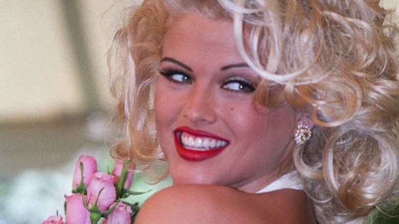 Anna Nicole Smith smiling