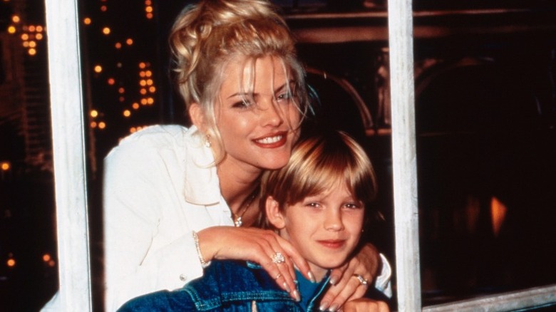 Anna Nicole Smith and Daniel Smith smiling