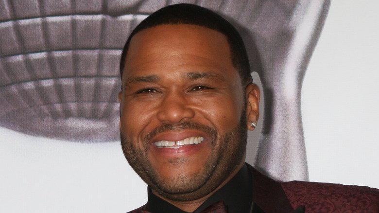 Anthony Anderson smiling