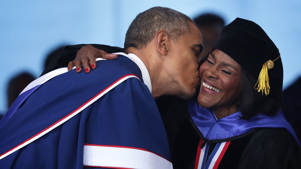 Barack Obama kissing Cicely Tyson after receiving honorary Doctorate from Howard University