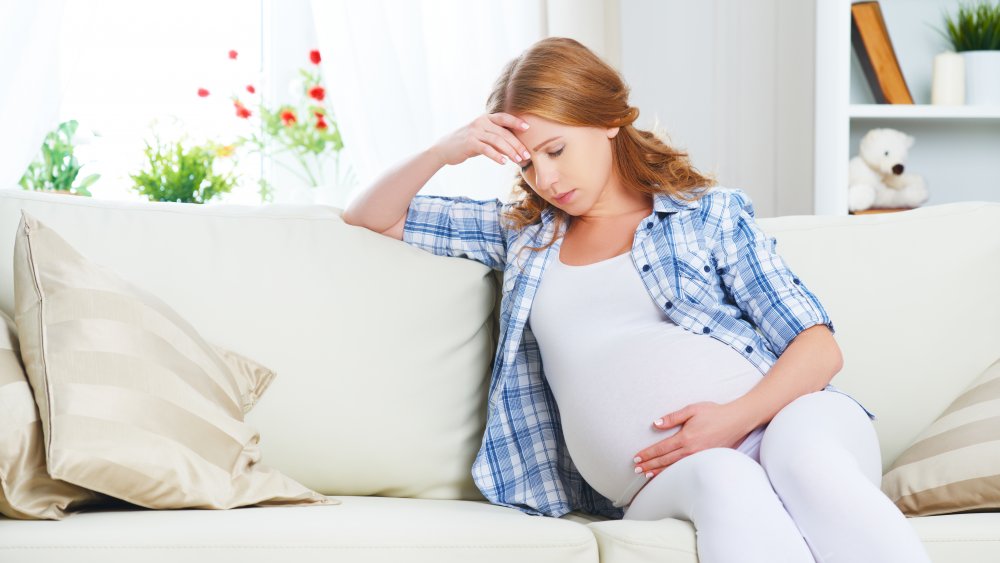 pregnant woman stressed during pandemic