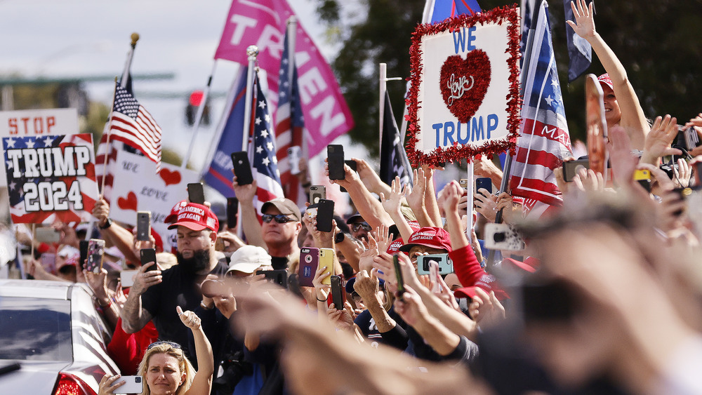 Trump supporters outside of Mar-a-Lago 