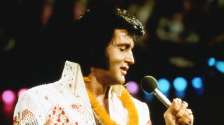 Elvis Presley singing, 1973