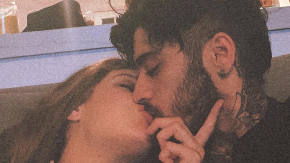 Gigi Hadid and Zayn Malik smooching