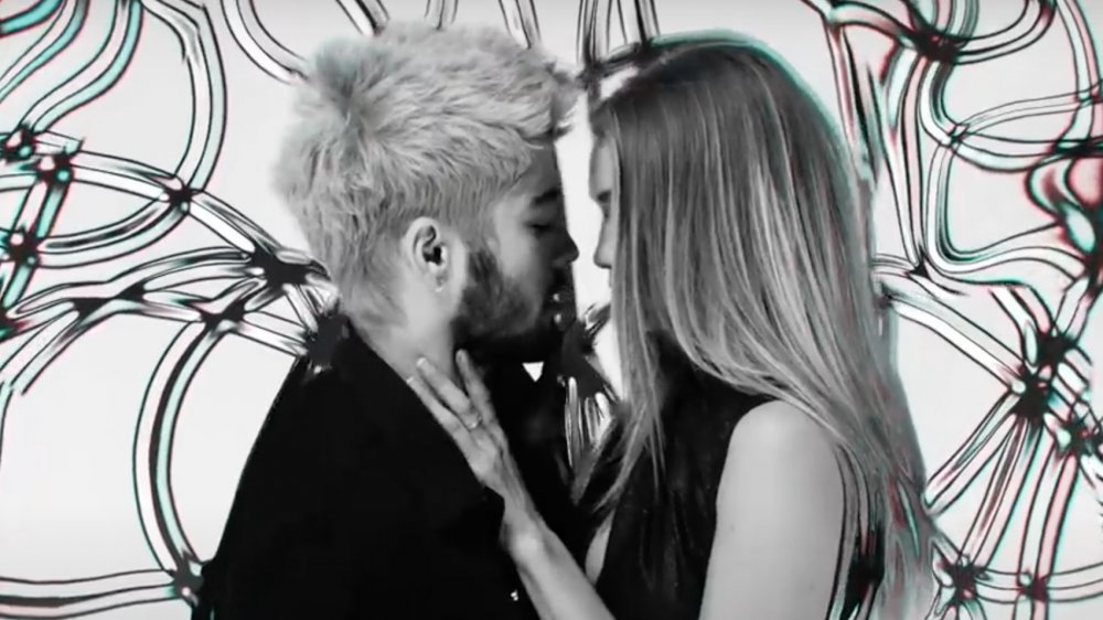 Gigi Hadid and Zayn Malik in "Pillowtalk"