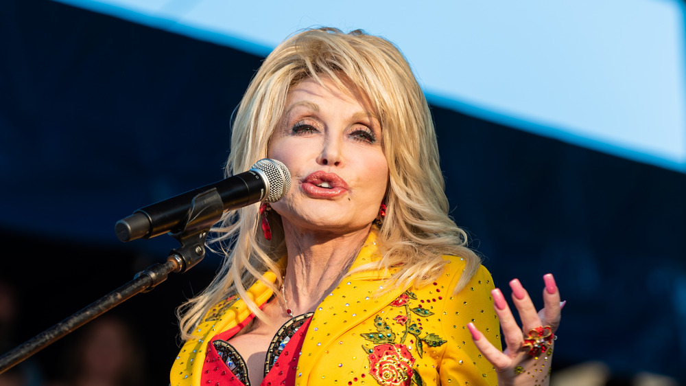 Dolly Parton singing