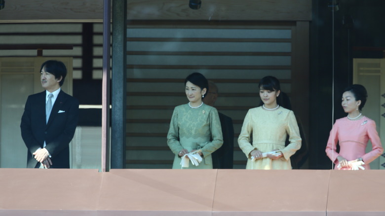 Mako with her parents and sister