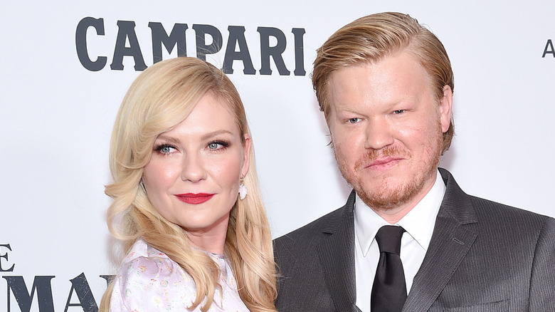 Kirsten Dunst, Jesse Plemons posing together