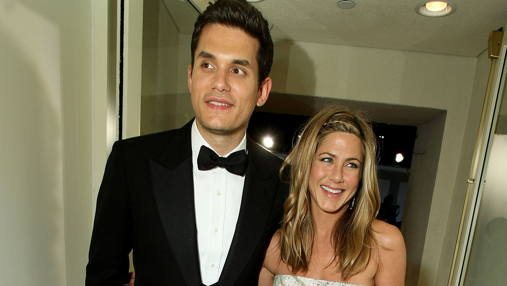 John Mayer and Jennifer Aniston walking