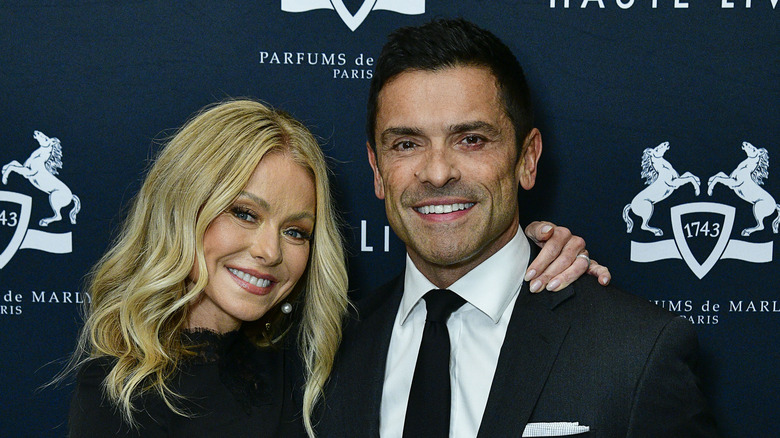 Mark Consuelos, Kelly Ripa smiling