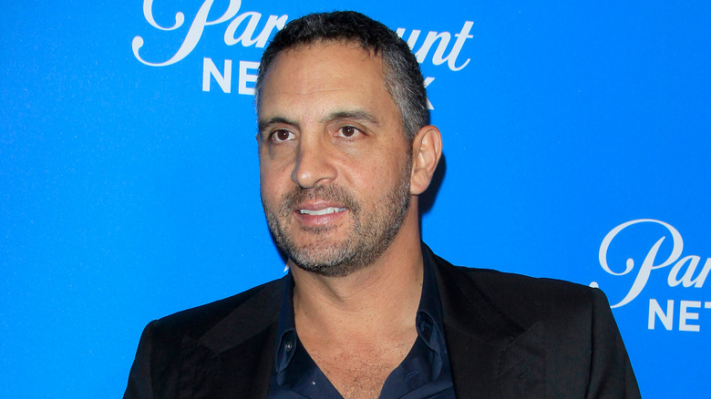 Mauricio Umansky poses on the red carpet