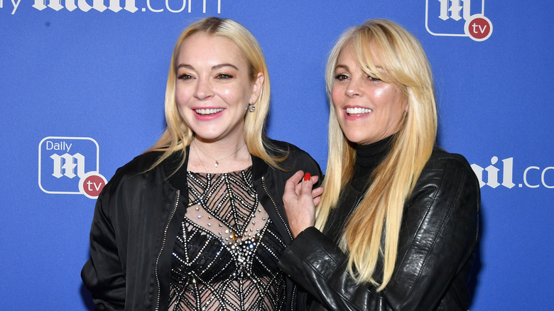 Lindsay Lohan, Dina Lohan laughing