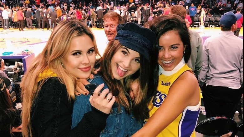 Bella Giannulli at a Lakers game with friends