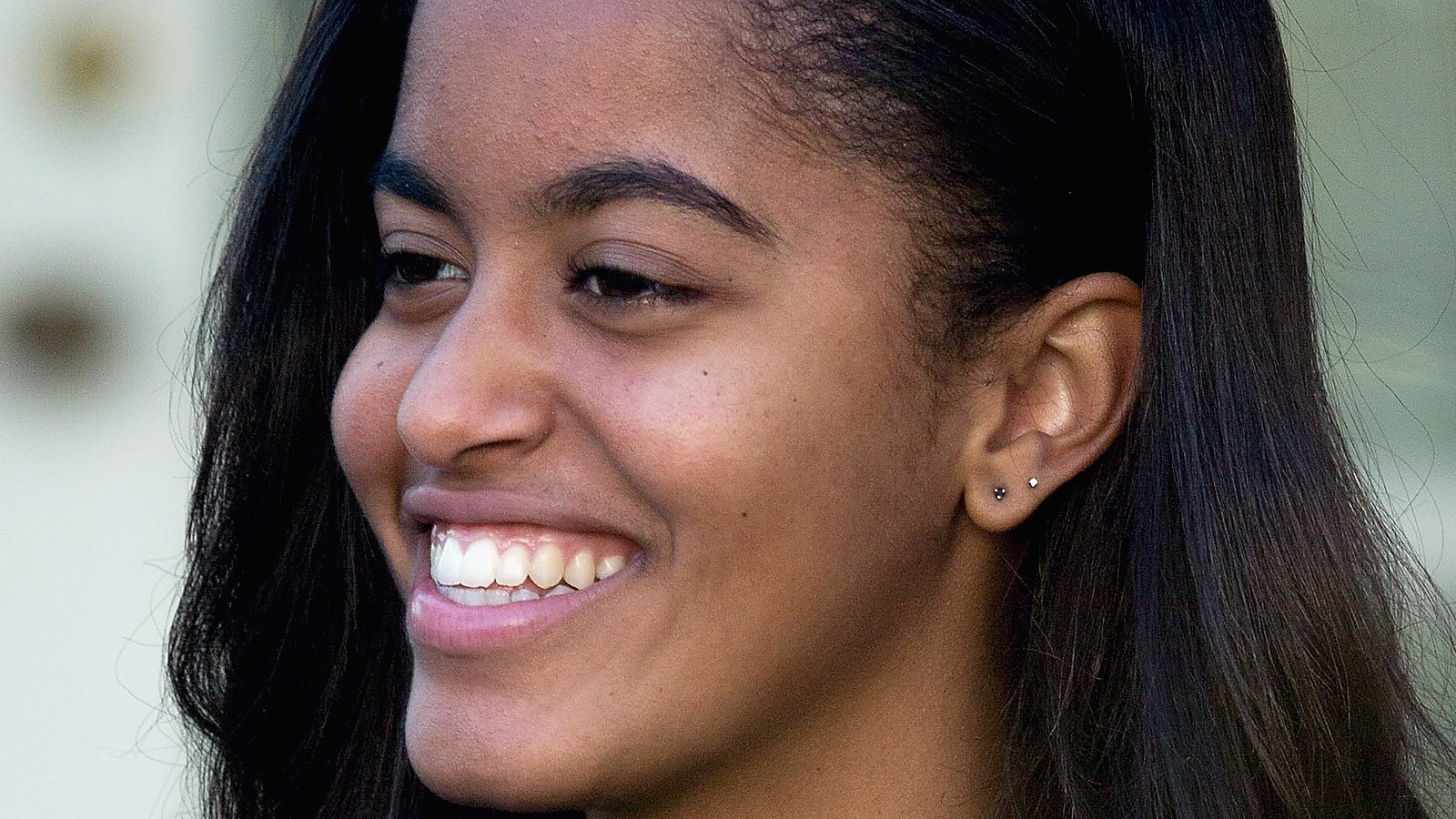 The Truth About Malia Obama's Life As The First Daughter