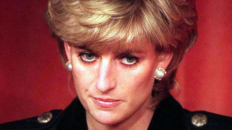 Diana Spencer looking down 