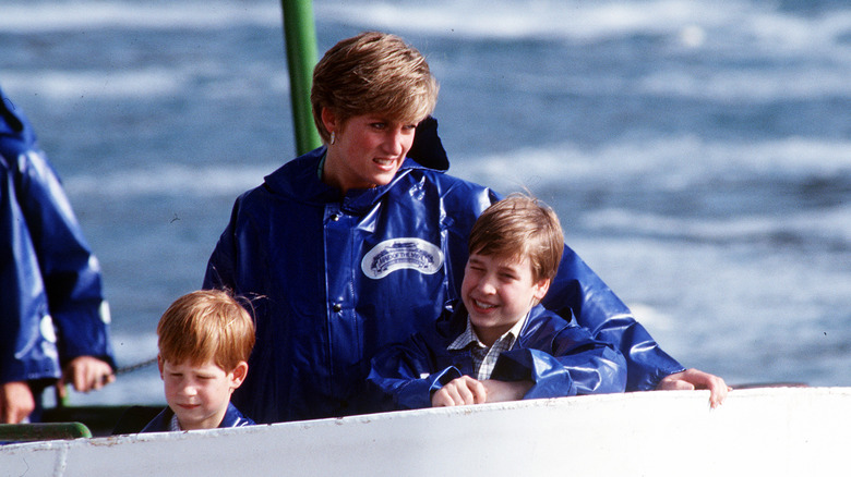 Diana, William, Harry on boat