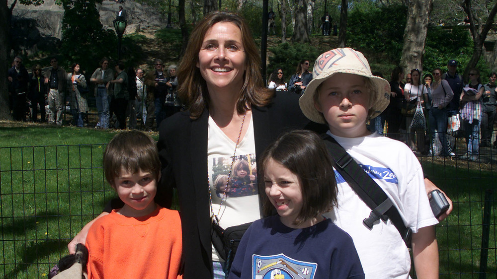 Meredith Vieira and her three children outside