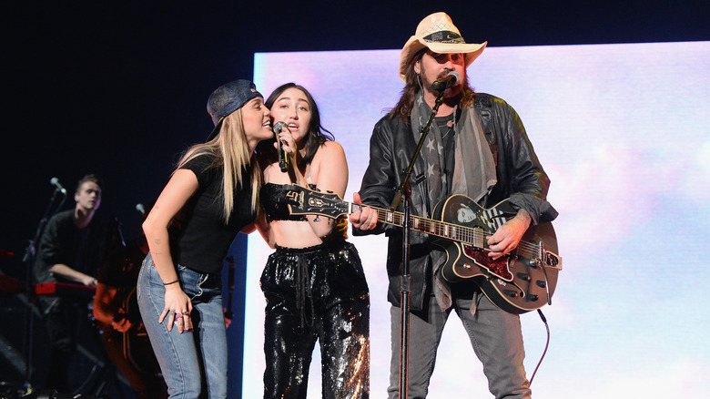 Miley Cyrus, Noah Cyrus, and Billy Ray Cyrus