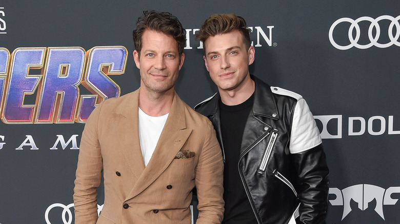 Nate Berkus, Jeremiah Brent posing