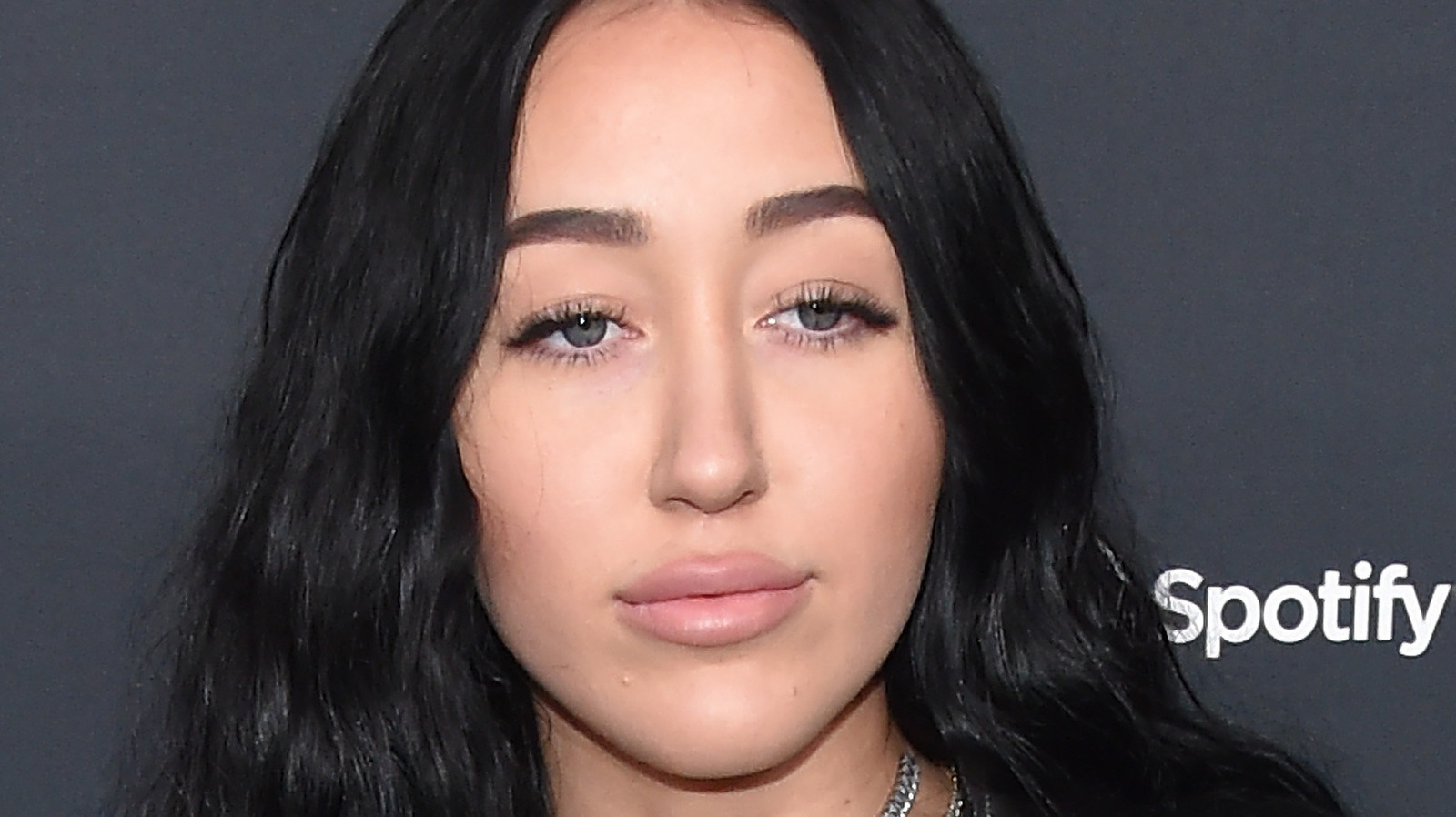The Truth About Noah Cyrus Dating History 0982