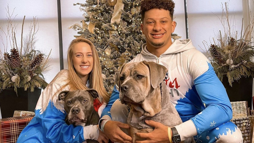 Patrick Mahomes, Brittany Matthews﻿' with their dogs Steel and Silver 