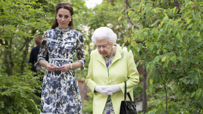 Kate Middleton/Princes Catherine and Queen Elizabeth walking together outside