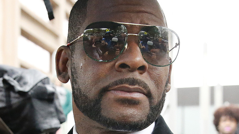 R. Kelly leaves court