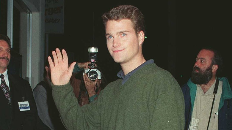 Chris O'Donnell waving