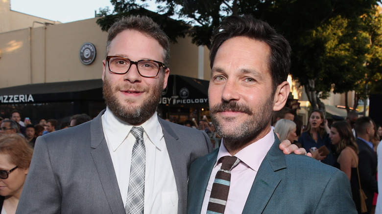 Seth Rogen and Paul Rudd posing 