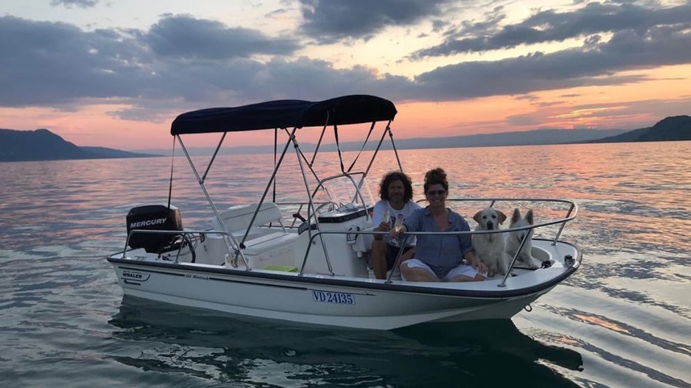 Shania Twain, Frédéric Thiébaud on a boat