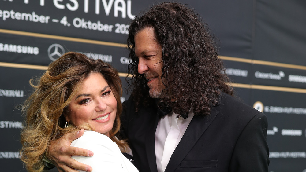 Frédéric Thiébaud staring at Shania Twain