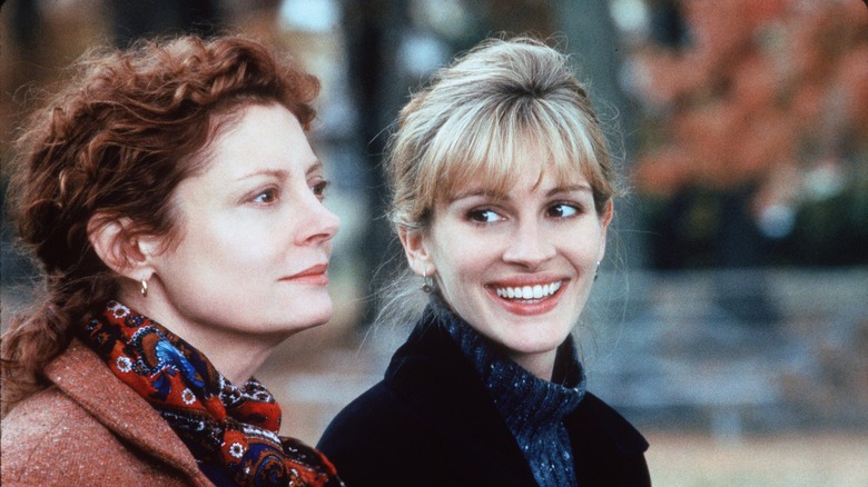 Susan Sarandon and Julia Roberts on the set of Stepmom