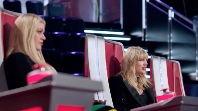 Kelly Clarkson Taylor Swift on 'The Voice'