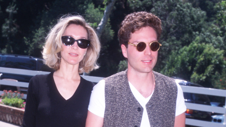 Cynthia Rhodes, Richard Marx in sunglasses