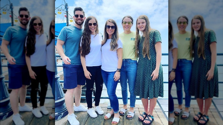 Jana, Jessa, Jinger and Jennifer Duggar and Austin Forsyth