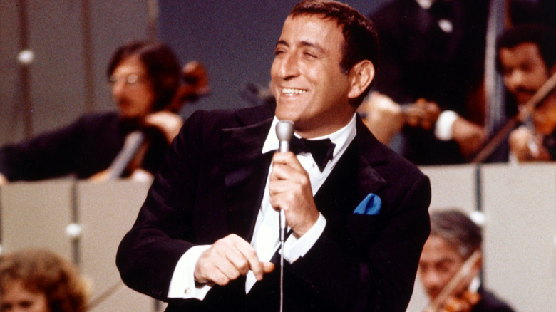 Tony Bennett singing with microphone