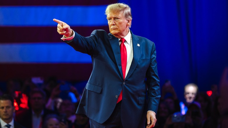 Donald Trump pointing at an event
