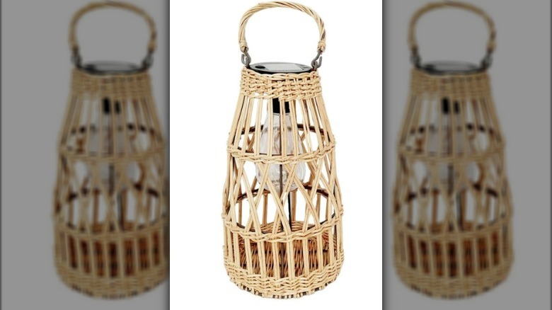 Wicker lantern light