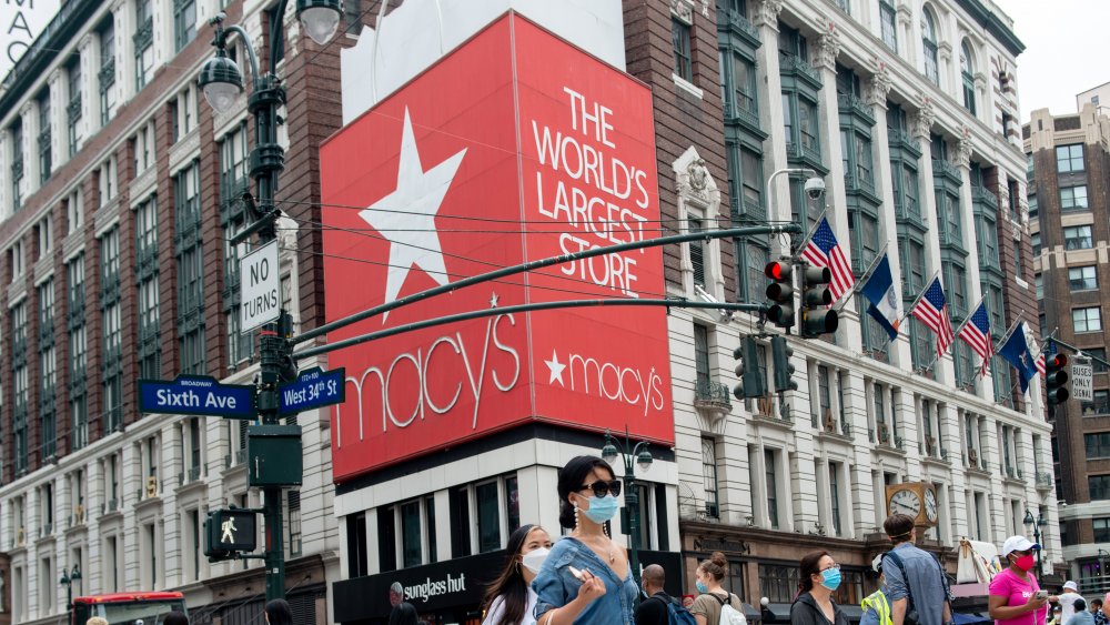 modern day shot of Macy's and face masks