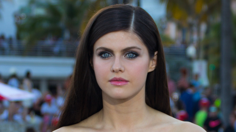 Alexandra Daddario posing on the red carpet