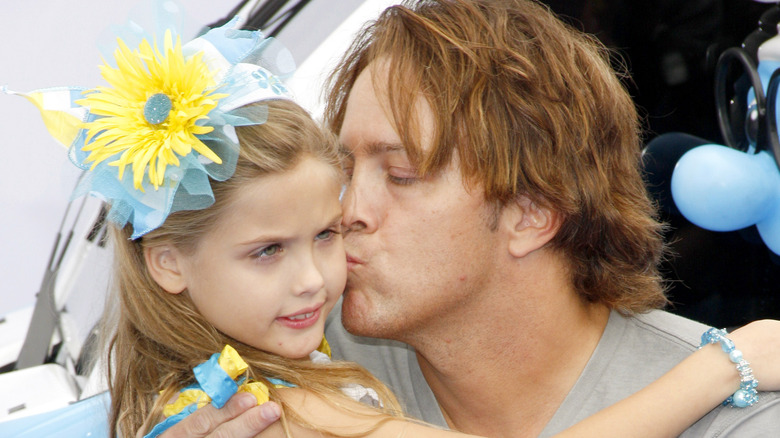 Larry Birkhead kissing Dannielynn Birkhead