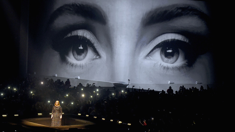 Adele, Dolly Parton's makeup muse