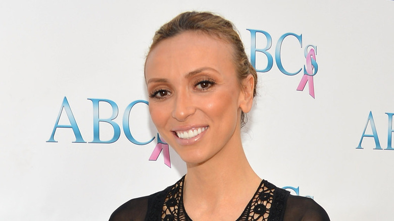 Giuliana Rancic posing 