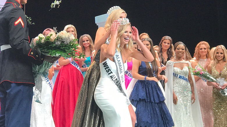 Hannah B crowned Miss Alabama