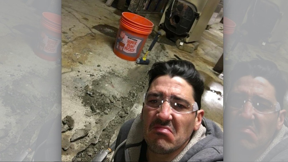 Jonathan Knight in a home reno selfie