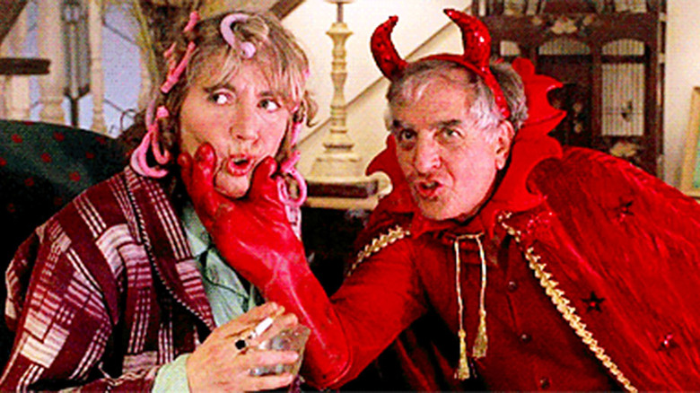 Penny Marshall and Garry Marshall in Hocus Pocus