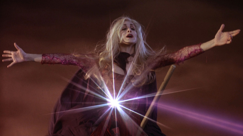 Sarah Jessica Parker flying in Hocus Pocus