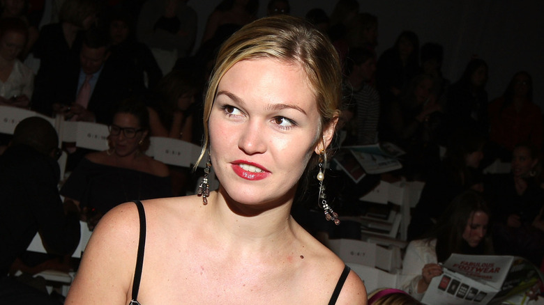 Julia Stiles looking side mouth open