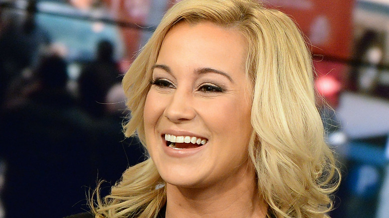 Kellie Pickler smiling