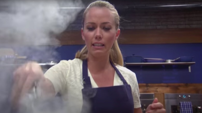 Kendra Wilkinson in Worst Cooks in America